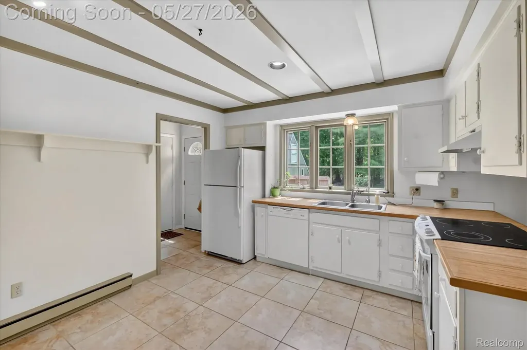 2240 Peppermill Road Lapeer Township MI 48446