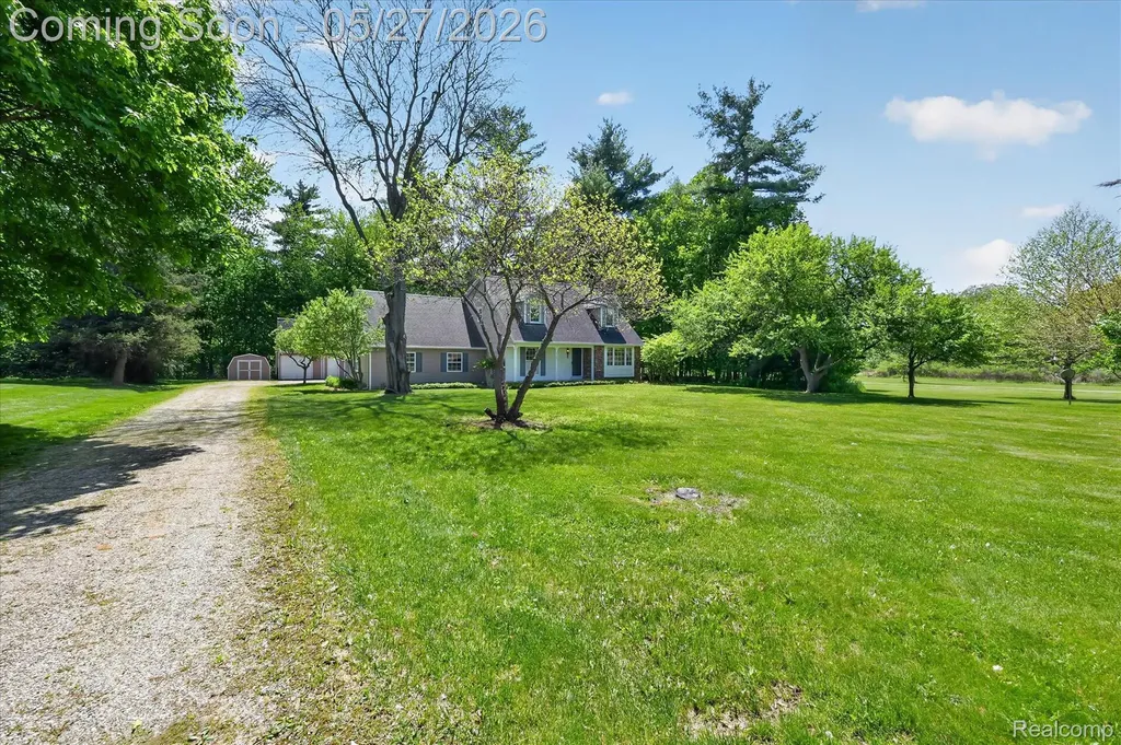 2240 Peppermill Road Lapeer Township MI 48446