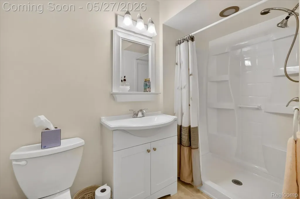 2240 Peppermill Road Lapeer Township MI 48446