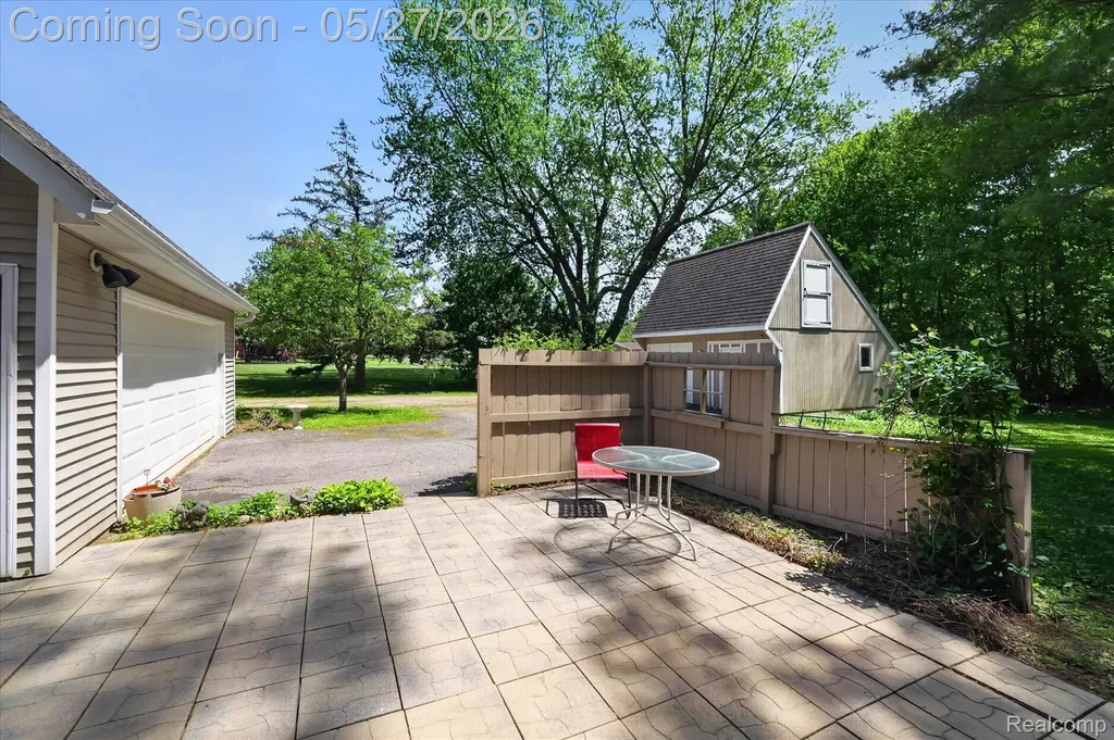 2240 Peppermill Road Lapeer Township MI 48446