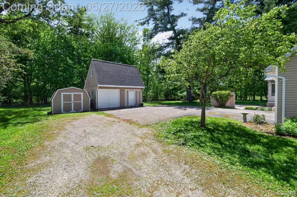 2240 Peppermill Road Lapeer Township MI 48446