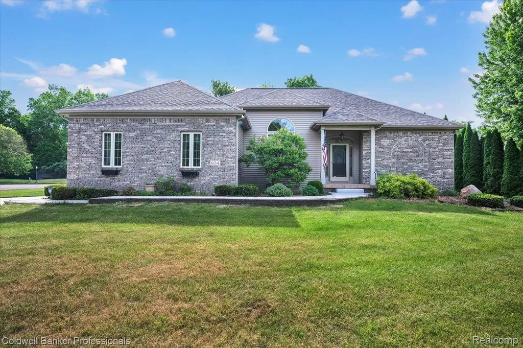 604 Carriage Way Davison City MI 48423
