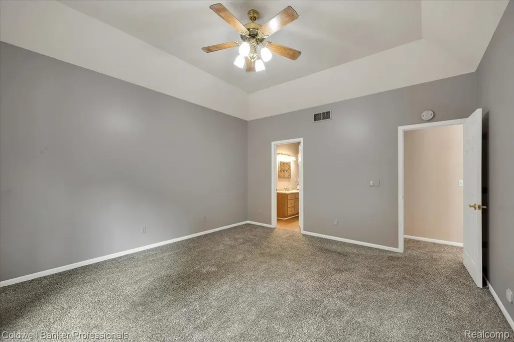 604 Carriage Way Davison City MI 48423