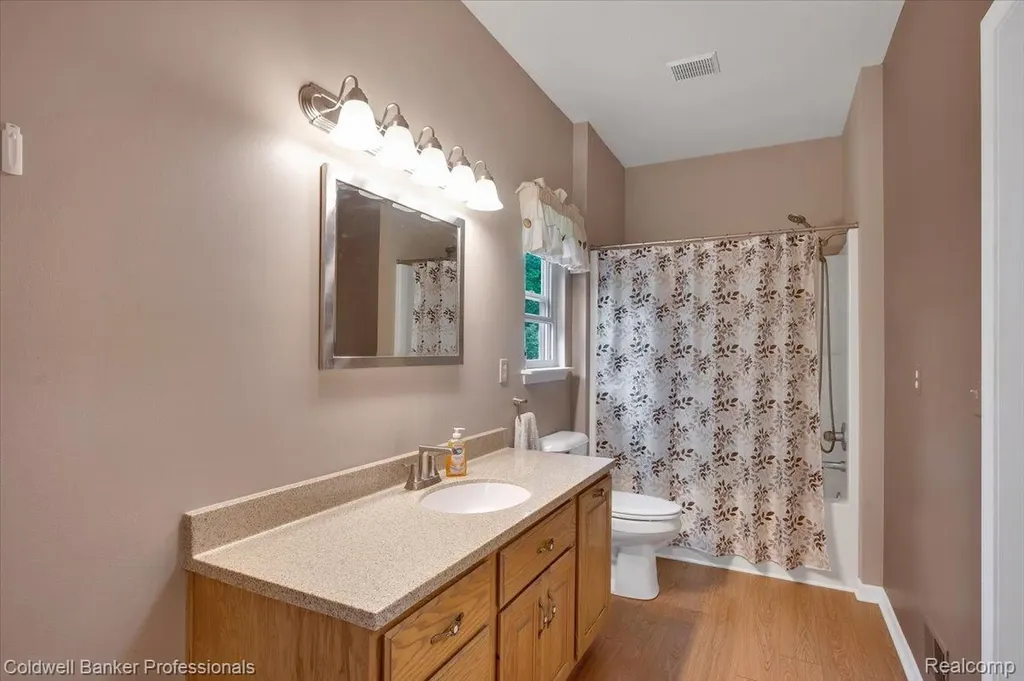 604 Carriage Way Davison City MI 48423