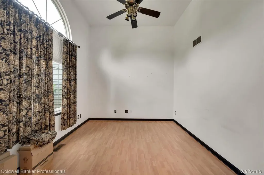 604 Carriage Way Davison City MI 48423