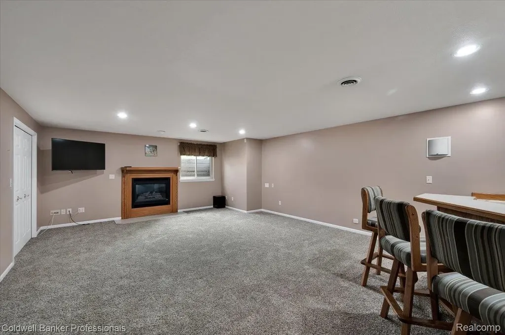 604 Carriage Way Davison City MI 48423