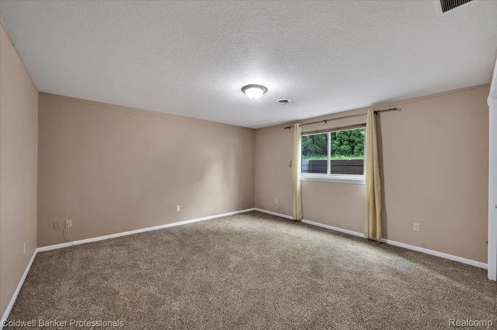 604 Carriage Way Davison City MI 48423