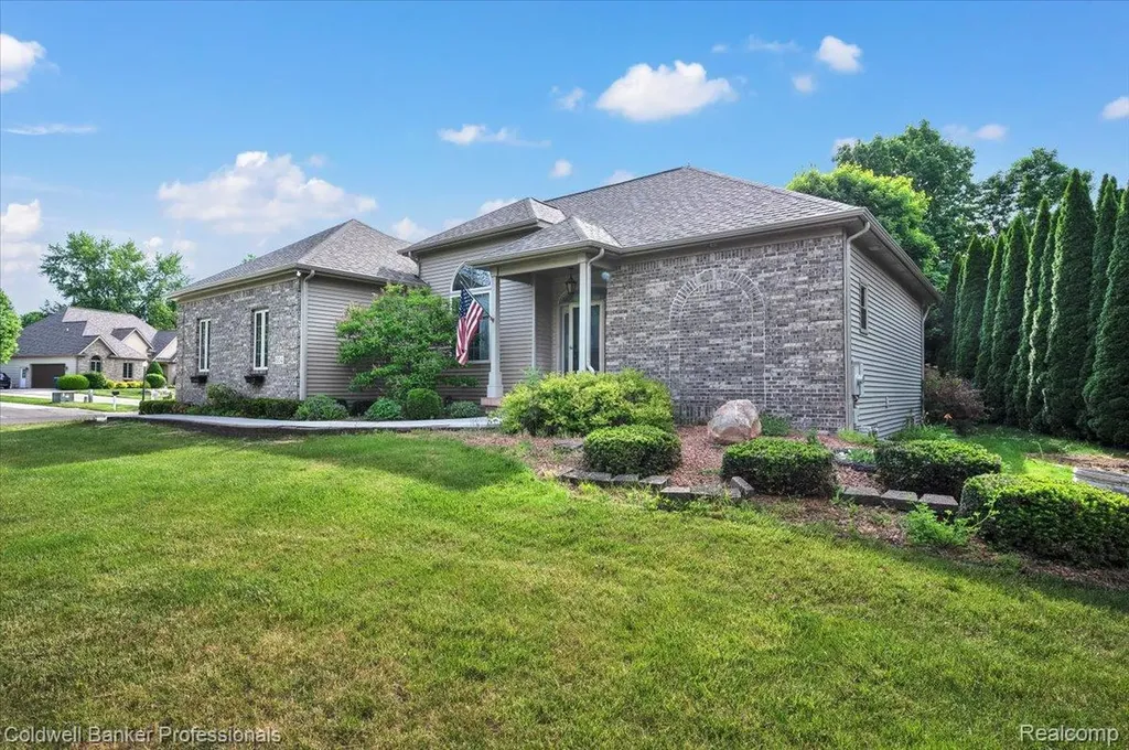 604 Carriage Way Davison City MI 48423