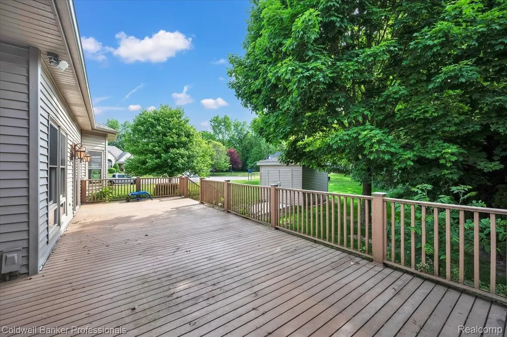 604 Carriage Way Davison City MI 48423