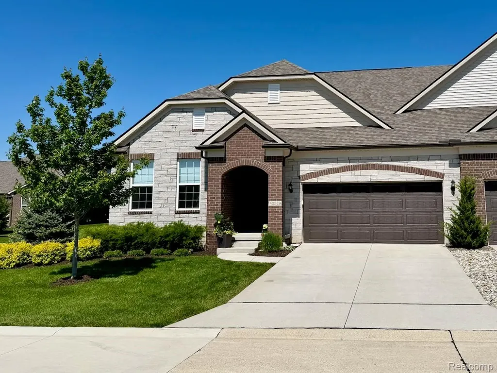 40589 Aster Court Clinton Charter Township MI 48036