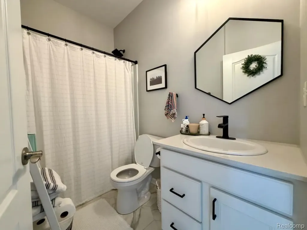 40589 Aster Court Clinton Charter Township MI 48036