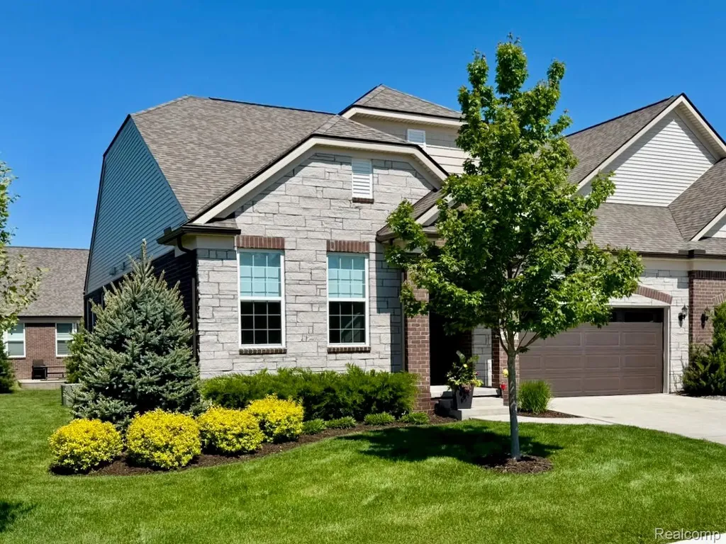40589 Aster Court Clinton Charter Township MI 48036