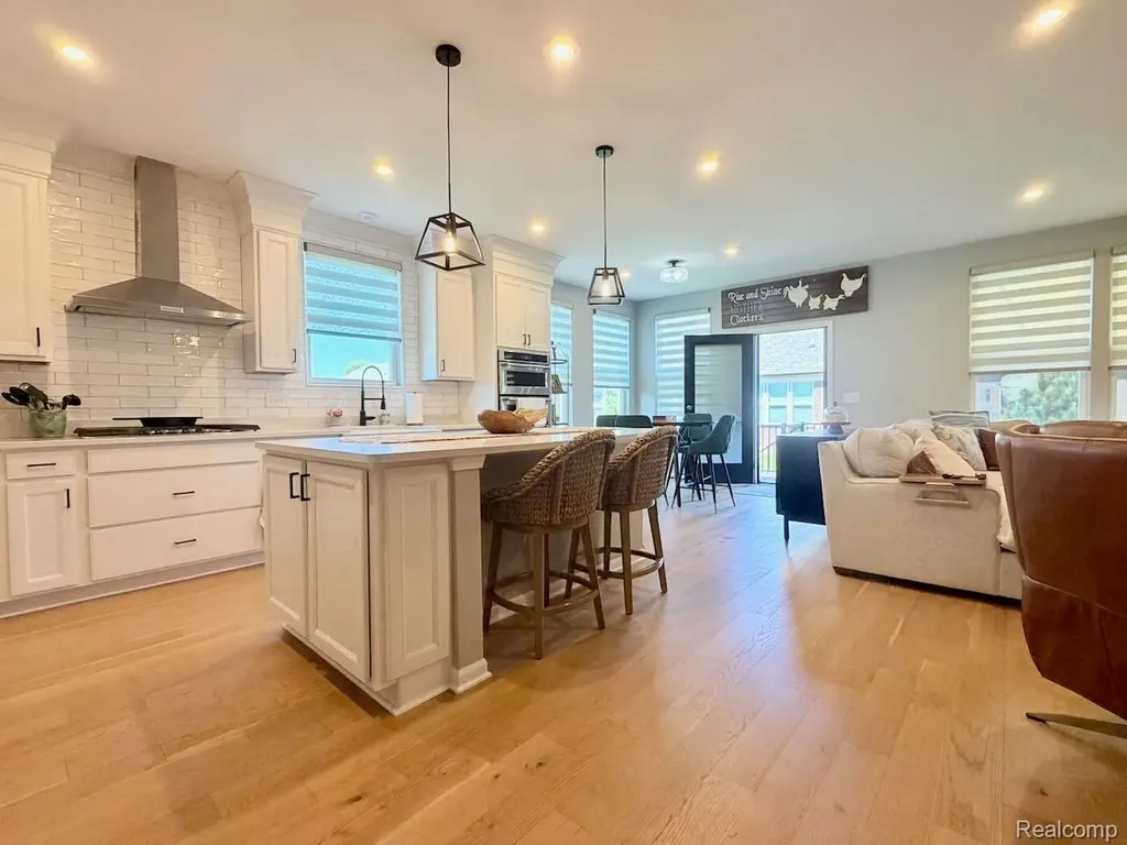 40589 Aster Court Clinton Charter Township MI 48036