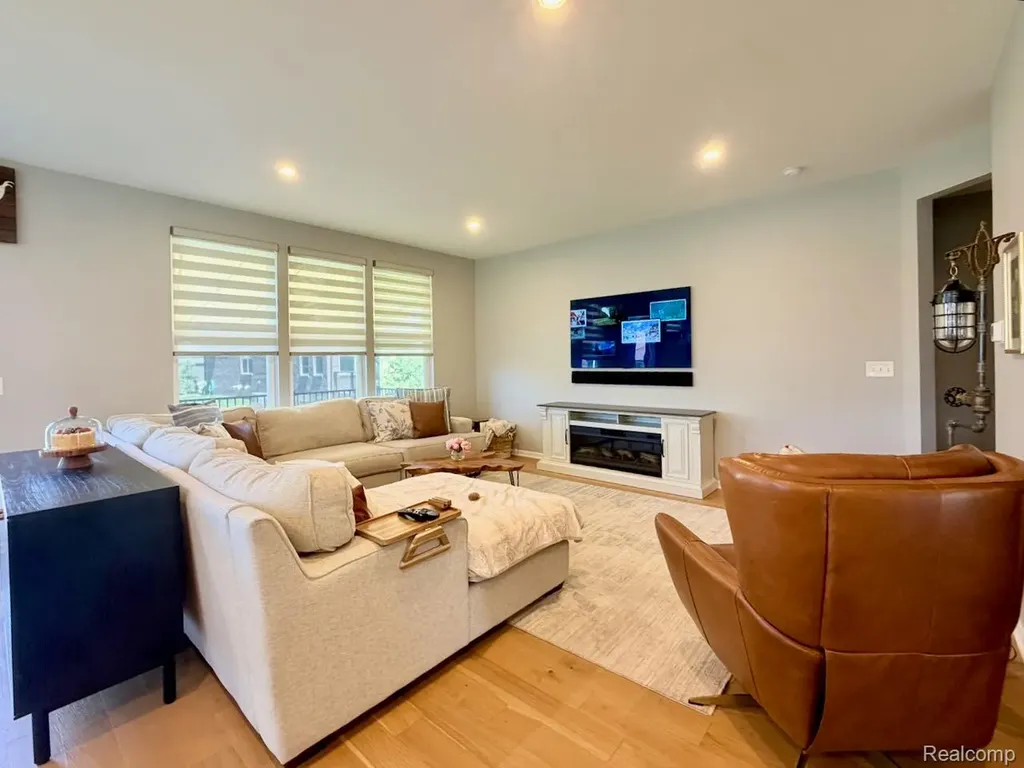 40589 Aster Court Clinton Charter Township MI 48036