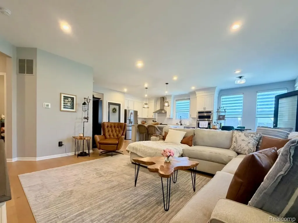 40589 Aster Court Clinton Charter Township MI 48036