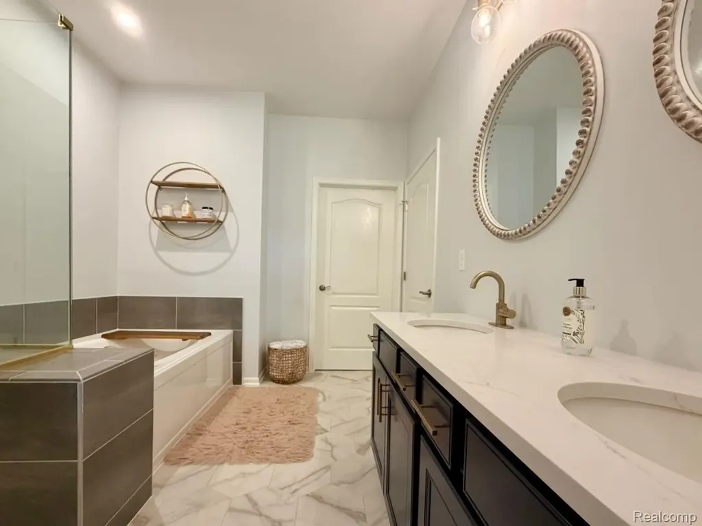 40589 Aster Court Clinton Charter Township MI 48036