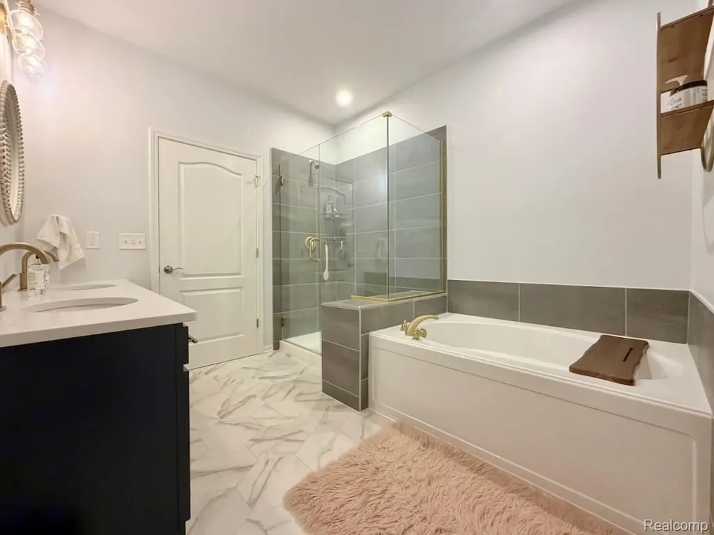 40589 Aster Court Clinton Charter Township MI 48036