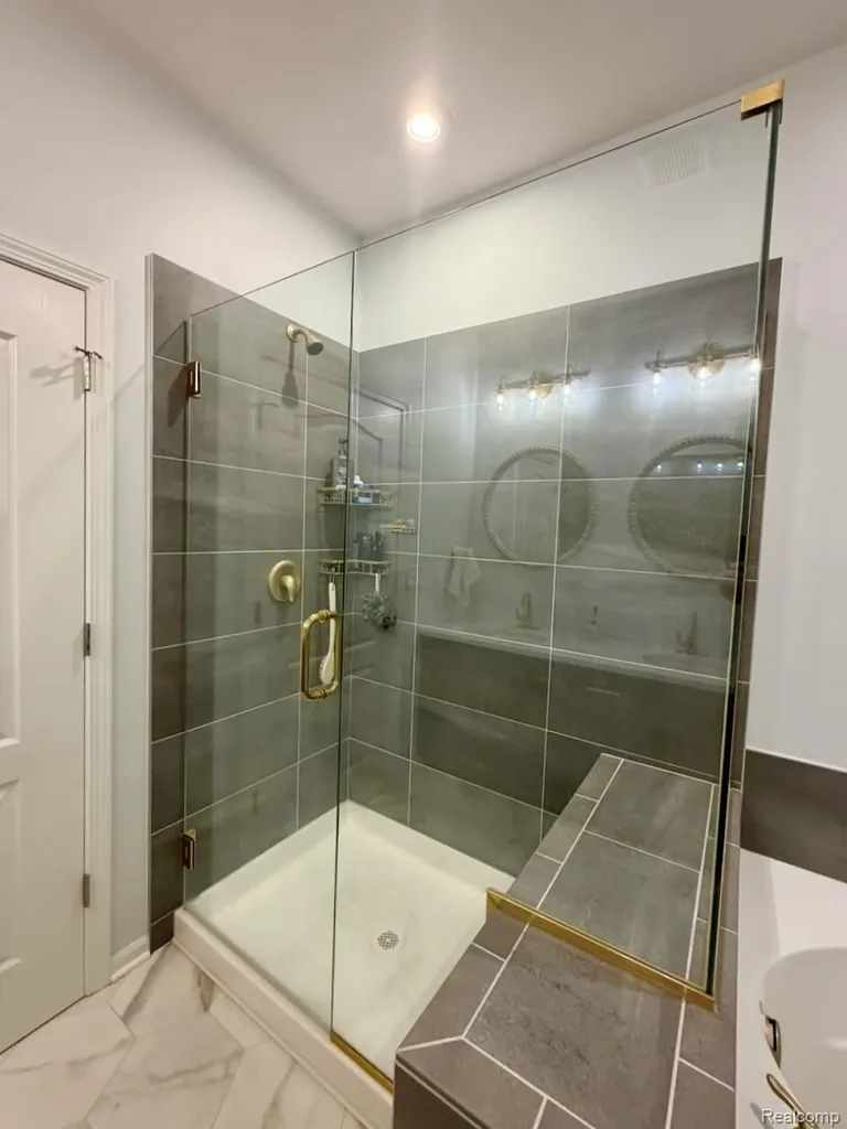 40589 Aster Court Clinton Charter Township MI 48036