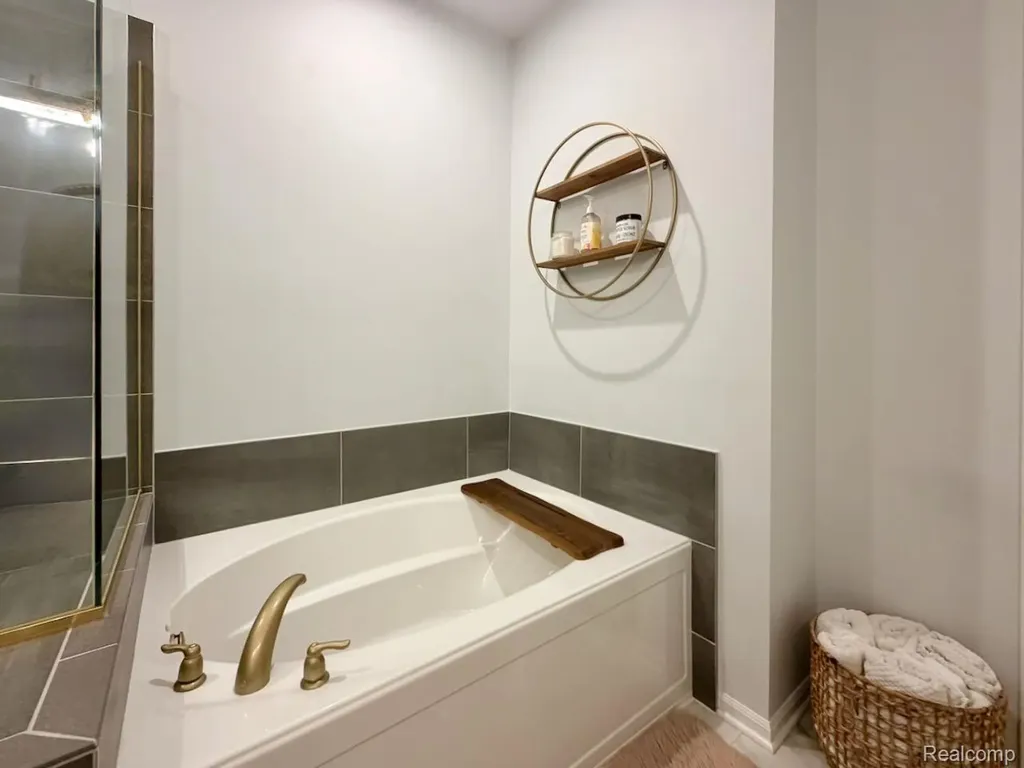 40589 Aster Court Clinton Charter Township MI 48036
