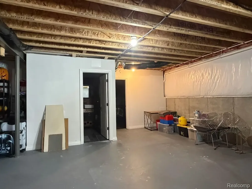 40589 Aster Court Clinton Charter Township MI 48036