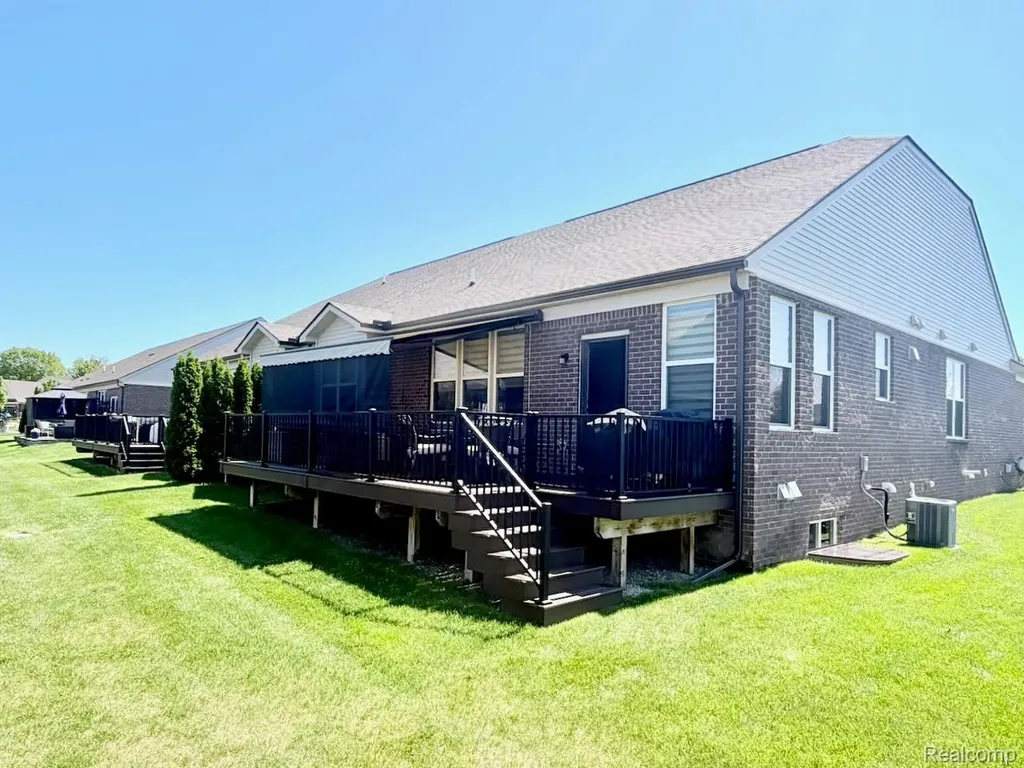 40589 Aster Court Clinton Charter Township MI 48036