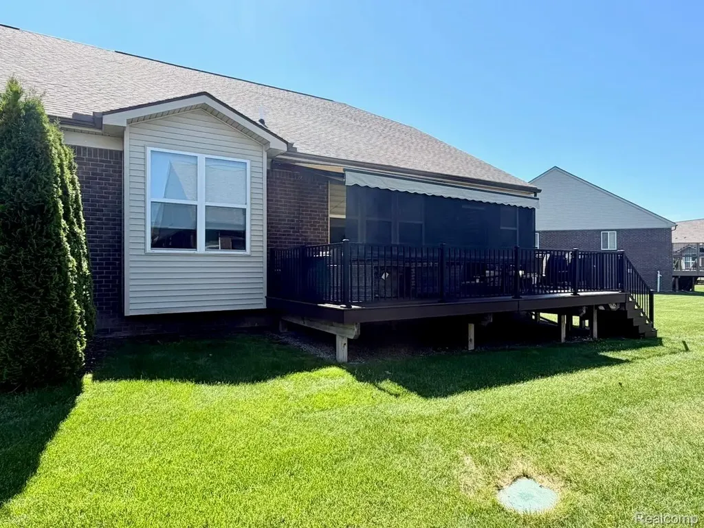 40589 Aster Court Clinton Charter Township MI 48036