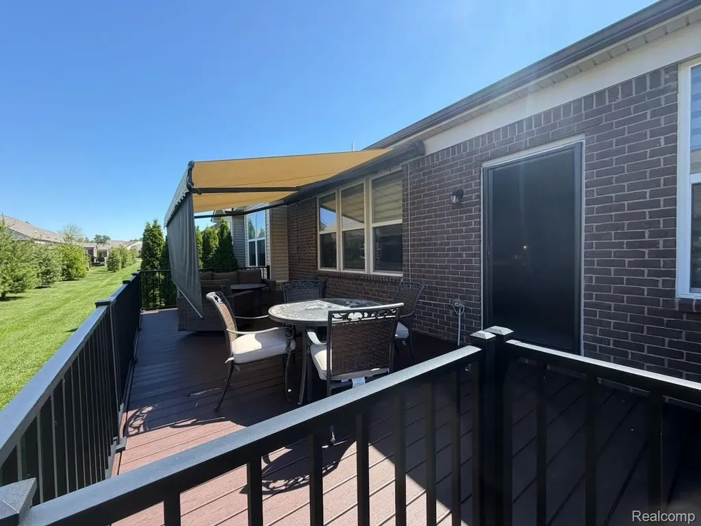 40589 Aster Court Clinton Charter Township MI 48036