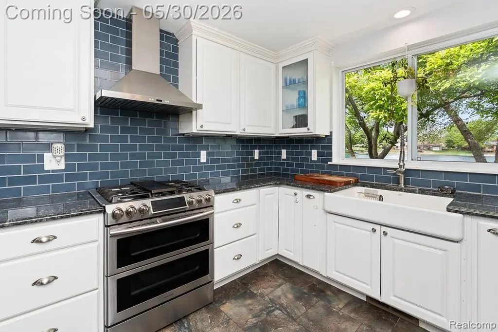 1847 Lyster Lane Troy City MI 48085