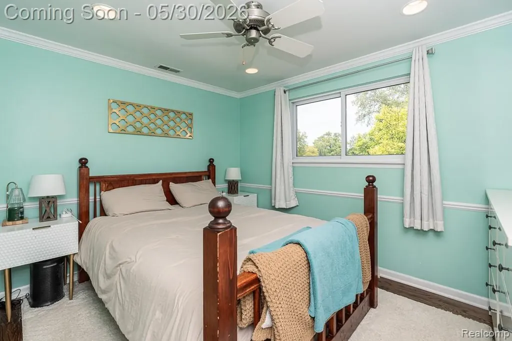 1847 Lyster Lane Troy City MI 48085
