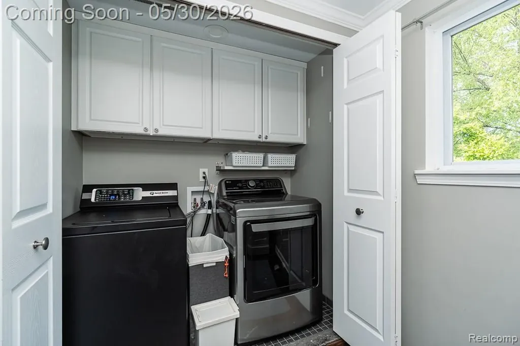 1847 Lyster Lane Troy City MI 48085