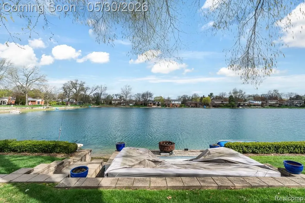1847 Lyster Lane Troy City MI 48085