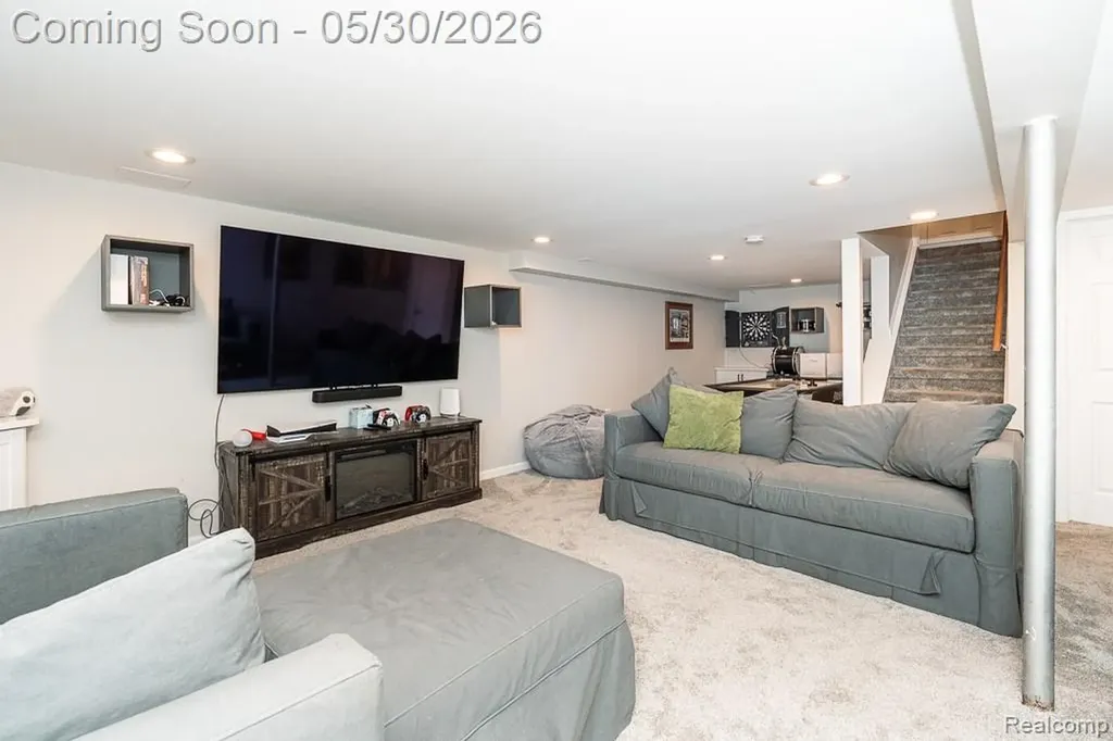 1847 Lyster Lane Troy City MI 48085