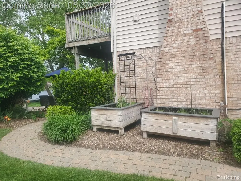 1847 Lyster Lane Troy City MI 48085