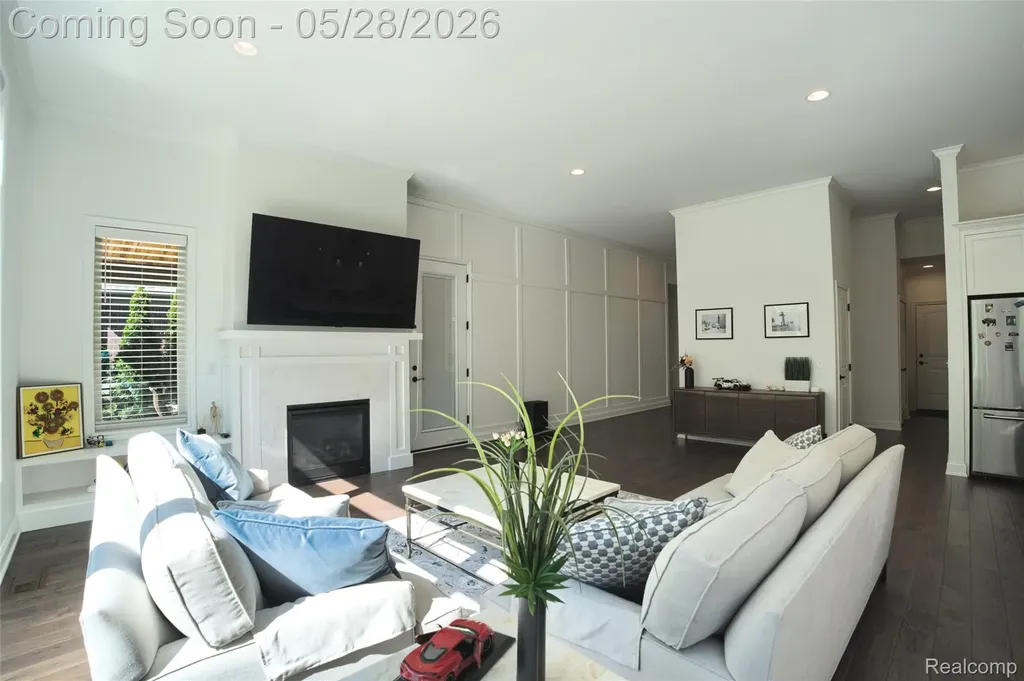 54311 Lawson Creek Drive Shelby Charter Township MI 48316