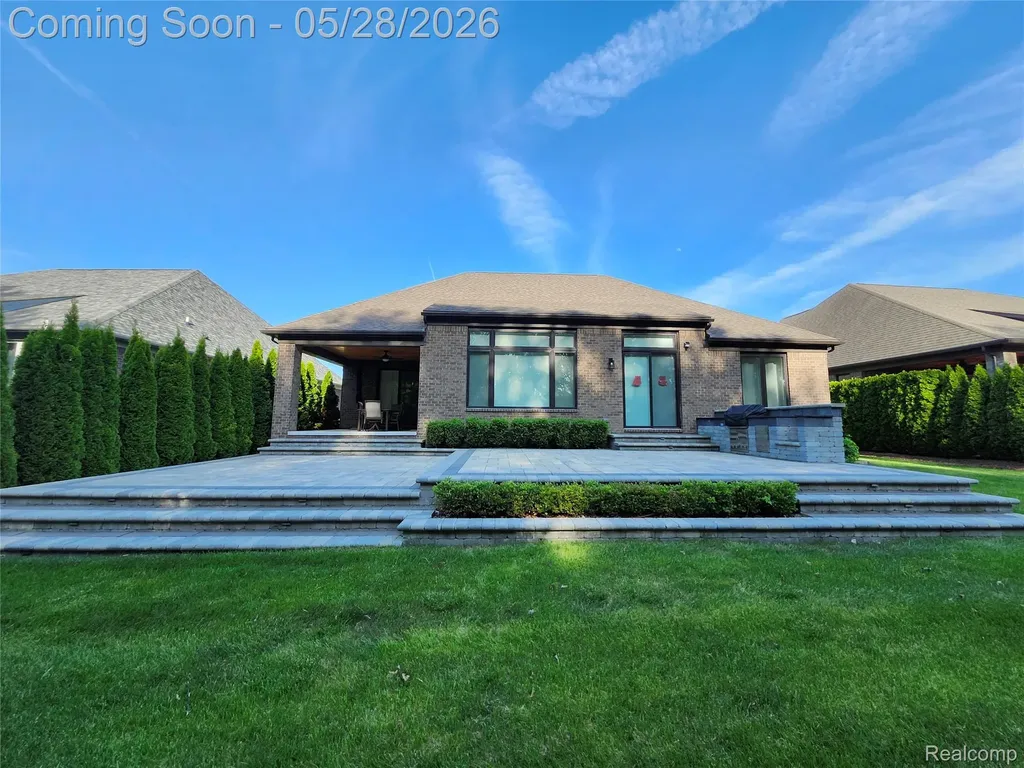 54311 Lawson Creek Drive Shelby Charter Township MI 48316