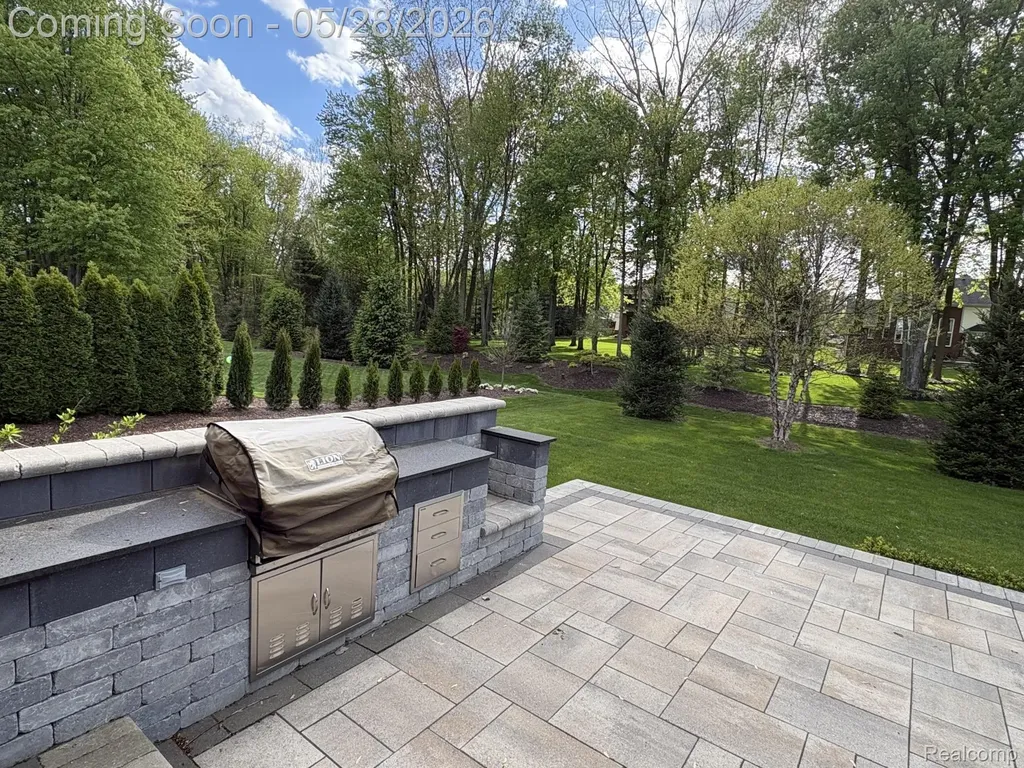 54311 Lawson Creek Drive Shelby Charter Township MI 48316