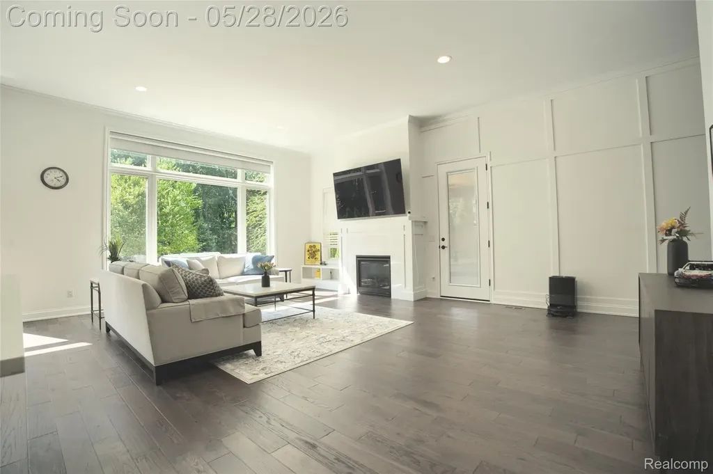 54311 Lawson Creek Drive Shelby Charter Township MI 48316
