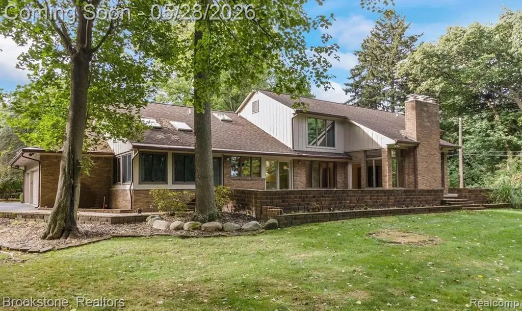 2610 Vanel Court West Bloomfield Charter Township MI 48324