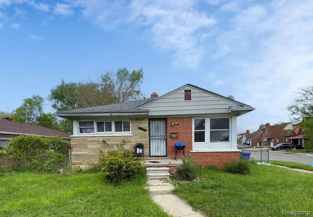 15300 W Chicago Street Detroit City MI 48228
