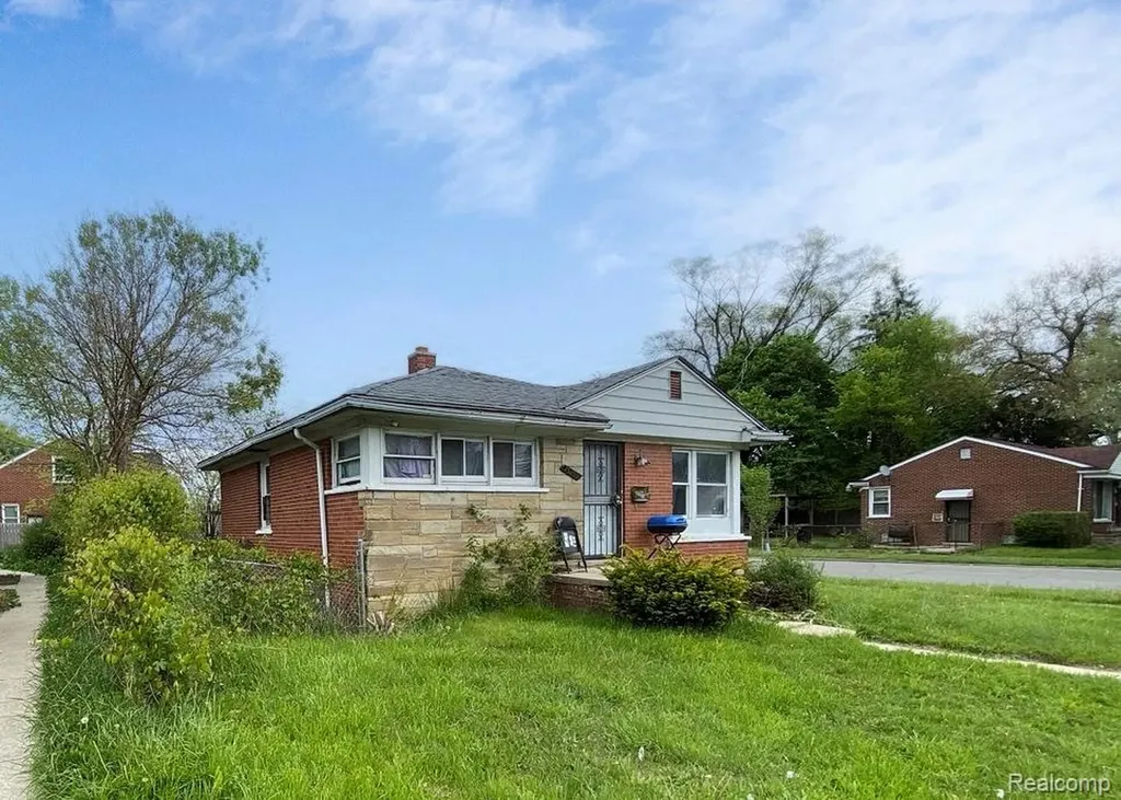 15300 W Chicago Street Detroit City MI 48228