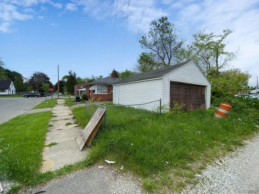 15300 W Chicago Street Detroit City MI 48228