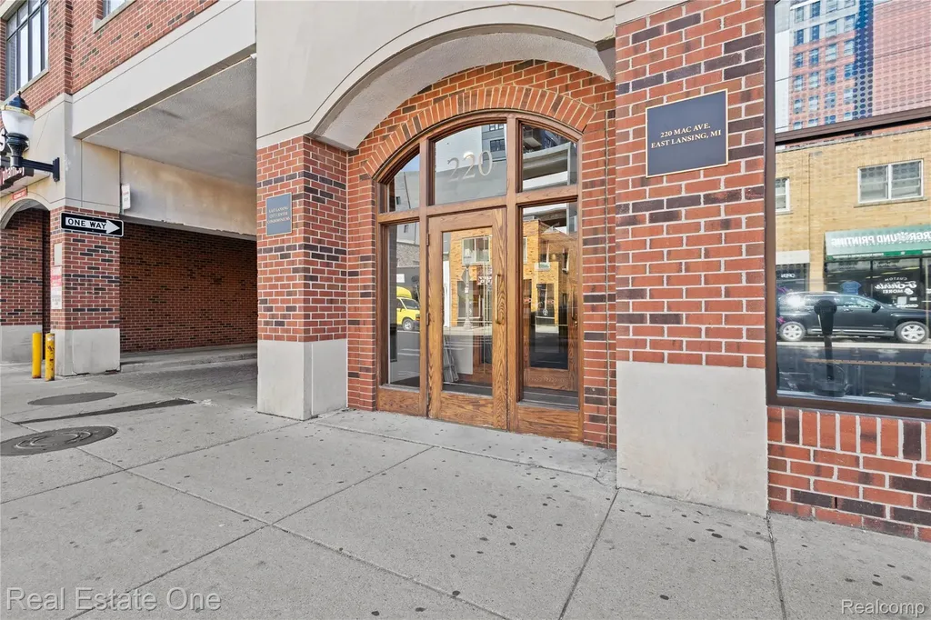 220 Mac Avenue East Lansing City MI 48823
