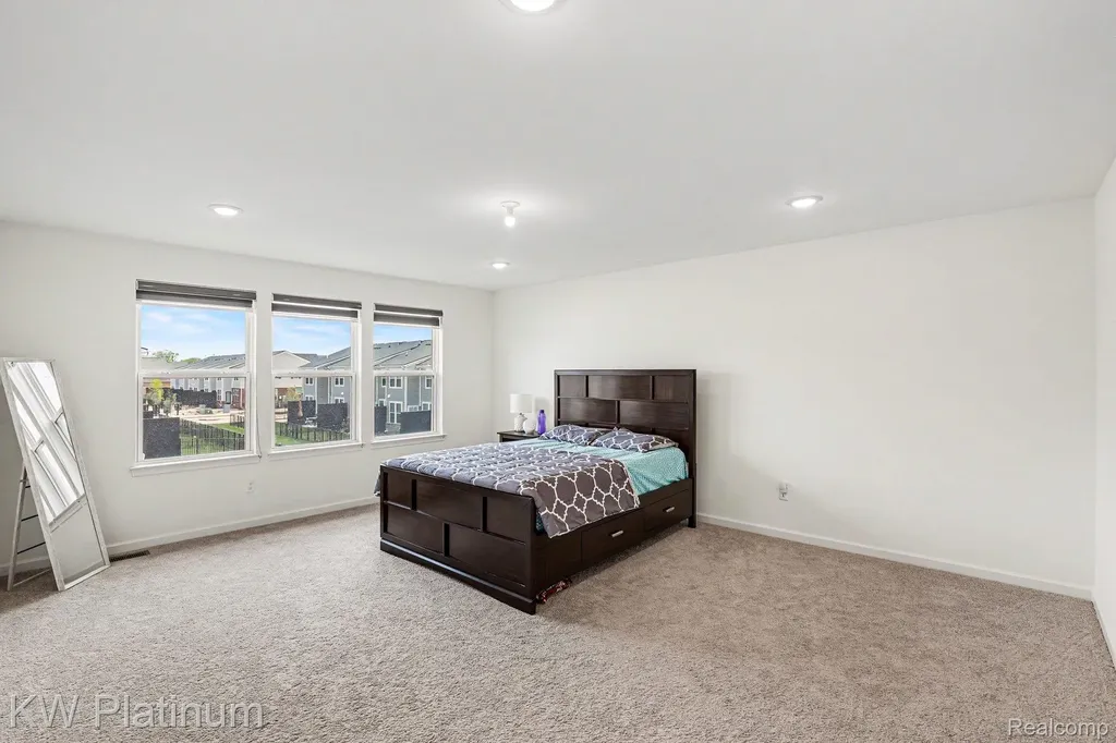 4918 Knollwood Drive Troy City MI 48085
