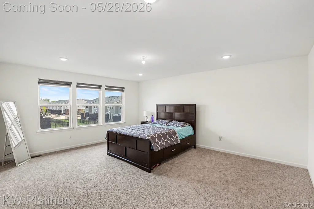 4918 Knollwood Drive Troy City MI 48085
