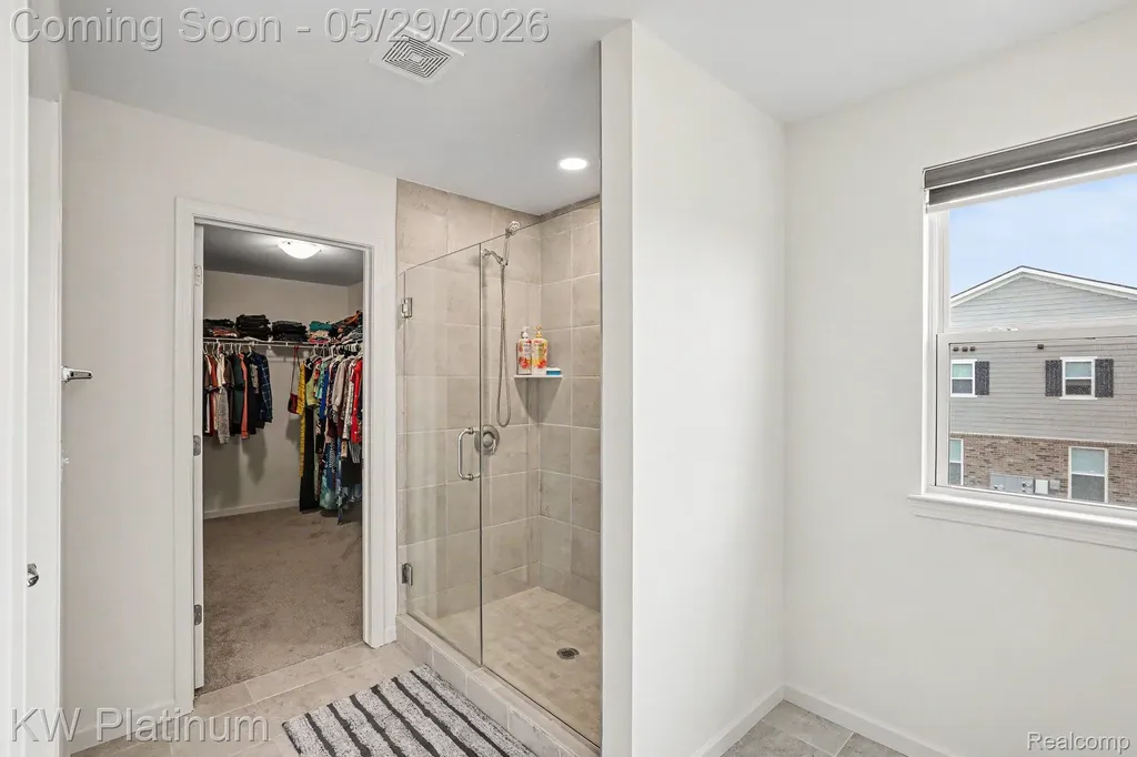 4918 Knollwood Drive Troy City MI 48085
