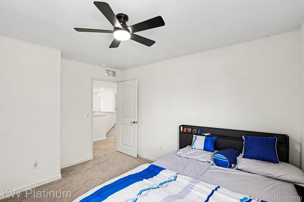 4918 Knollwood Drive Troy City MI 48085