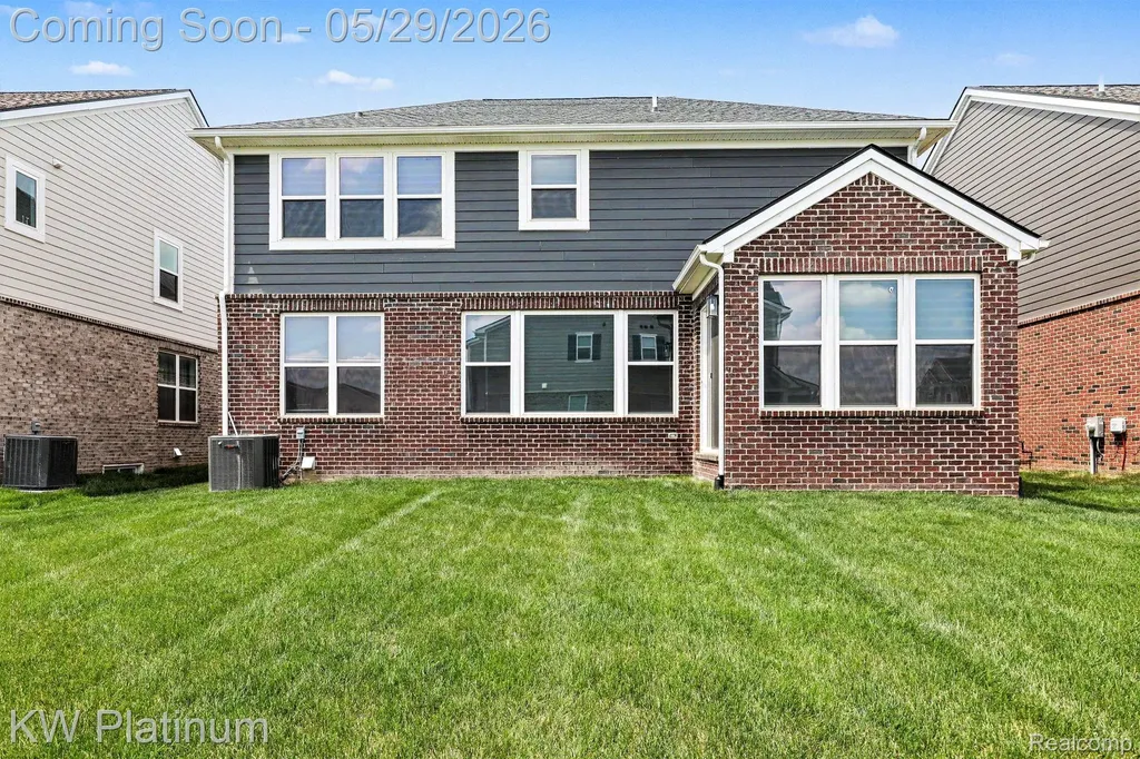 4918 Knollwood Drive Troy City MI 48085