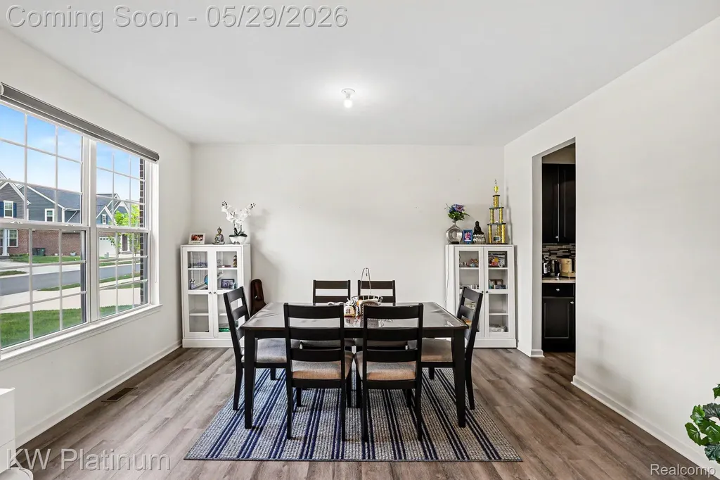4918 Knollwood Drive Troy City MI 48085