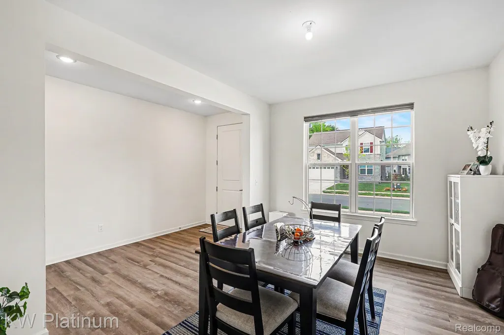 4918 Knollwood Drive Troy City MI 48085