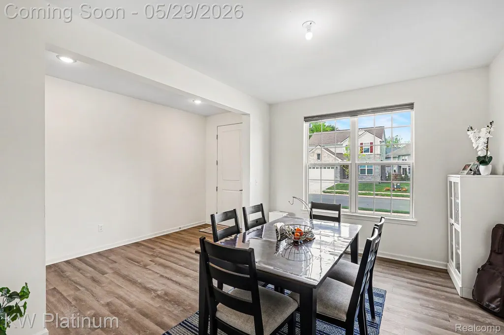 4918 Knollwood Drive Troy City MI 48085